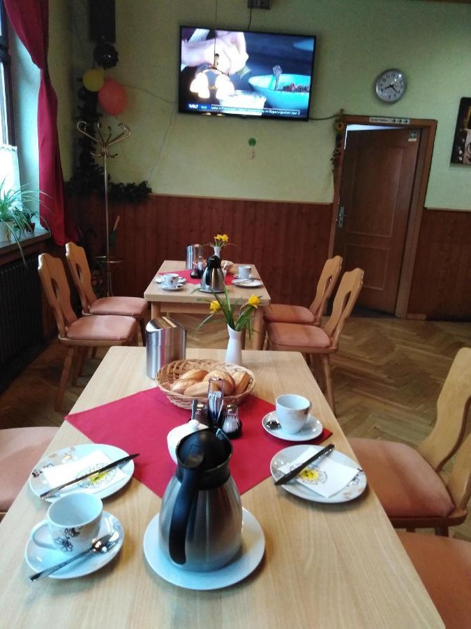 Pension Thuringer Hof Цигенрюк Екстер'єр фото